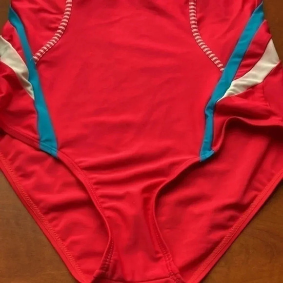 Un brand swimsuit  42 - Picture 4 of 16